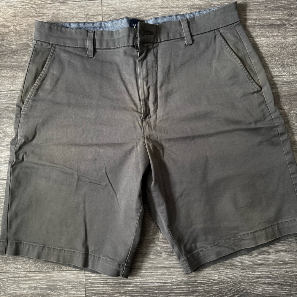 GAP Men's Gray Casual Comfort Stretch Waistband Shorts Size 32